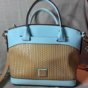 Dooney & Bourke shoulder bag with handles . Great spring/ summer bag .